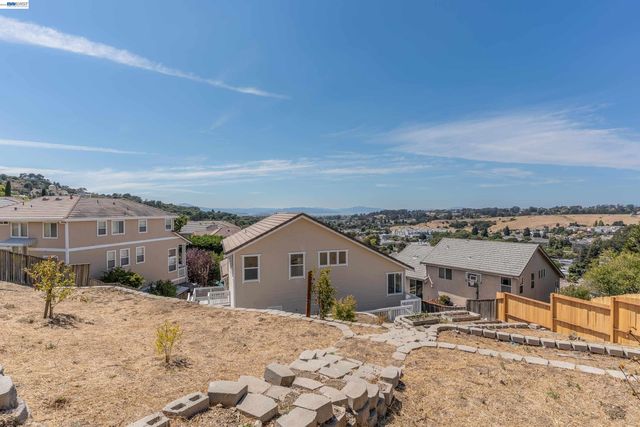866 Bridgeway Cir, El Sobrante, CA 94803