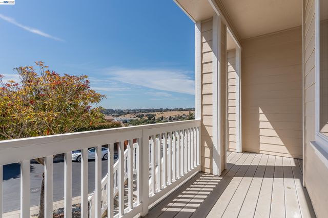 866 Bridgeway Cir, El Sobrante, CA 94803