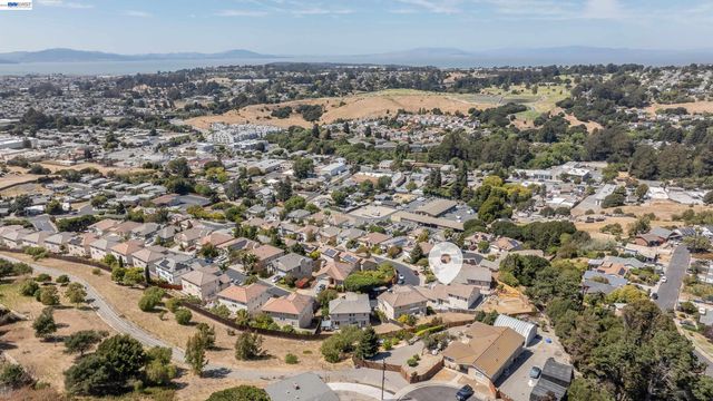 866 Bridgeway Cir, El Sobrante, CA 94803