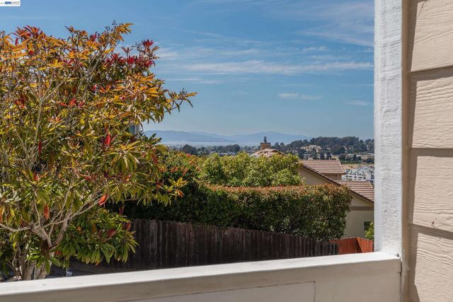 866 Bridgeway Cir, El Sobrante, CA 94803