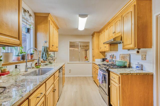 454 Paradise Road, Salinas, CA 93907