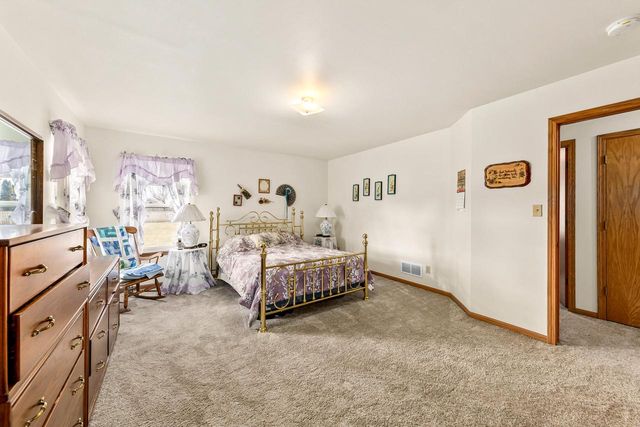 1711 Airport DRIVE, Hartford, WI 53027