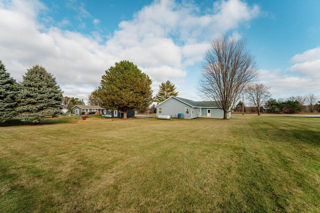 1711 Airport DRIVE, Hartford, WI 53027