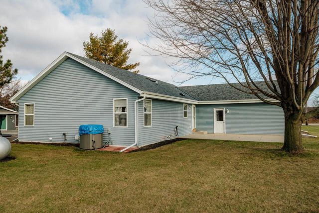 1711 Airport DRIVE, Hartford, WI 53027