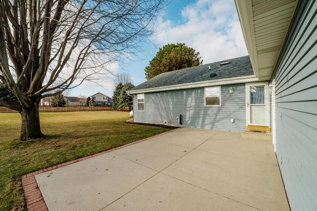 1711 Airport DRIVE, Hartford, WI 53027