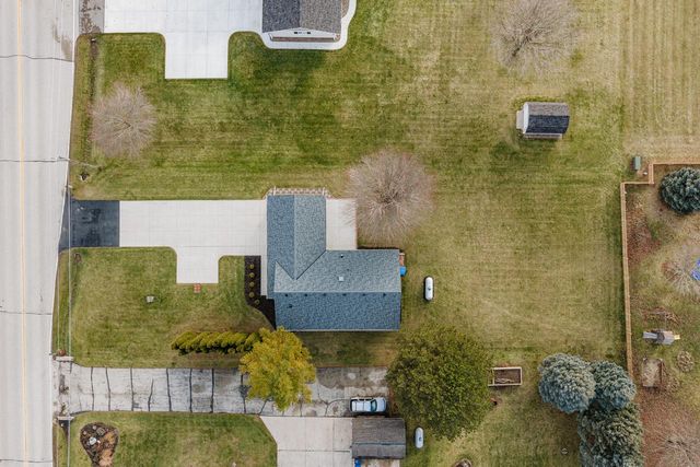 1711 Airport DRIVE, Hartford, WI 53027