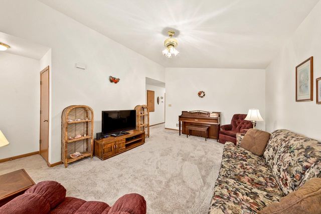 1711 Airport DRIVE, Hartford, WI 53027