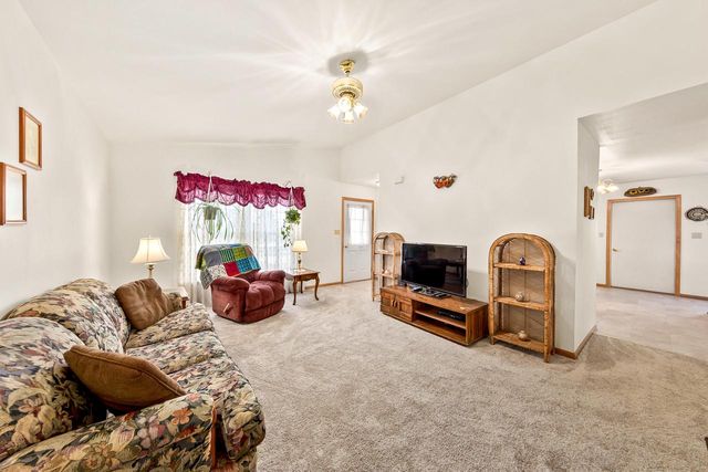 1711 Airport DRIVE, Hartford, WI 53027