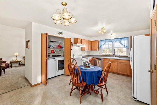 1711 Airport DRIVE, Hartford, WI 53027