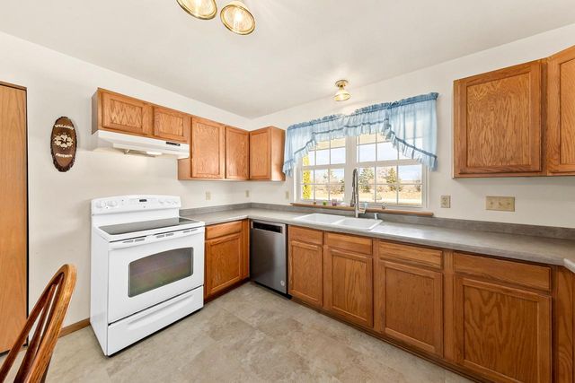 1711 Airport DRIVE, Hartford, WI 53027