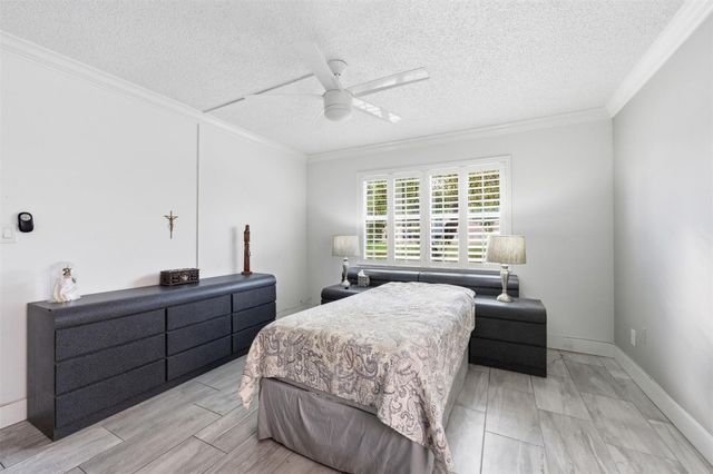 9460 Sunrise Lakes Boulevard 112, Sunrise, FL 33322