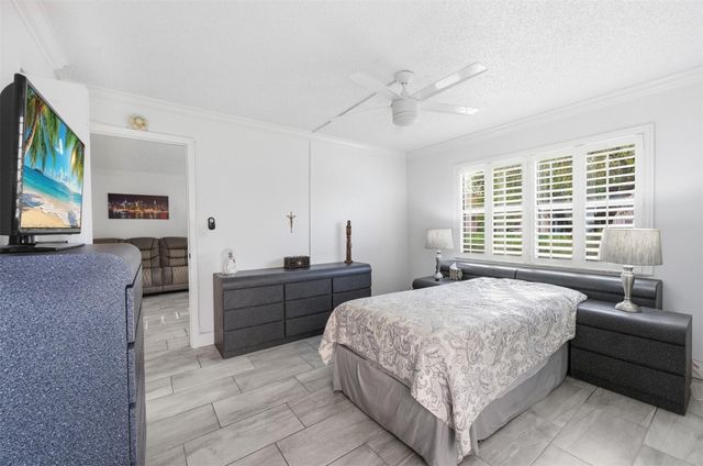 9460 Sunrise Lakes Boulevard 112, Sunrise, FL 33322