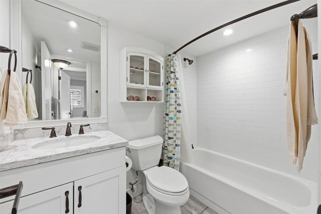 9460 Sunrise Lakes Boulevard 112, Sunrise, FL 33322