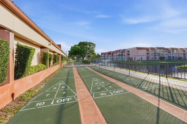 9460 Sunrise Lakes Boulevard 112, Sunrise, FL 33322