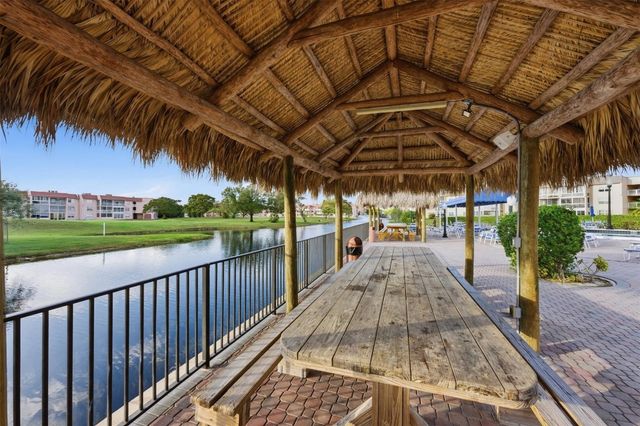 9460 Sunrise Lakes Boulevard 112, Sunrise, FL 33322