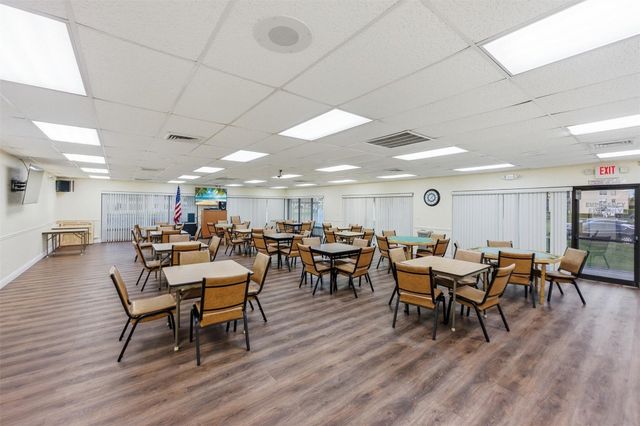 9460 Sunrise Lakes Boulevard 112, Sunrise, FL 33322