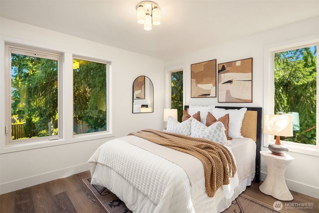 641 18th Avenue W, Kirkland, WA 98033