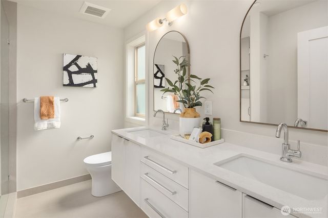 641 18th Avenue W, Kirkland, WA 98033