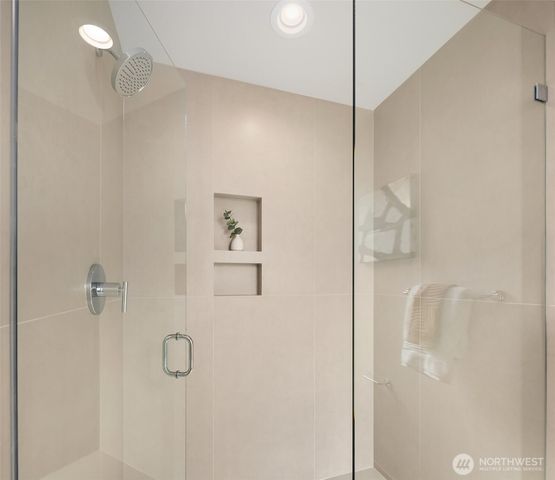 641 18th Avenue W, Kirkland, WA 98033