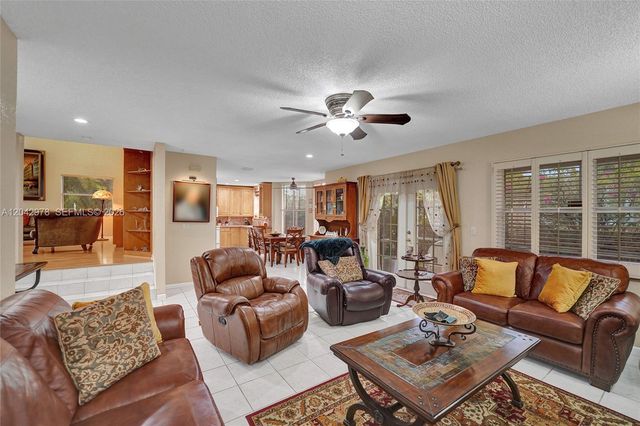 16091 La Costa Drive, Weston, FL 33326