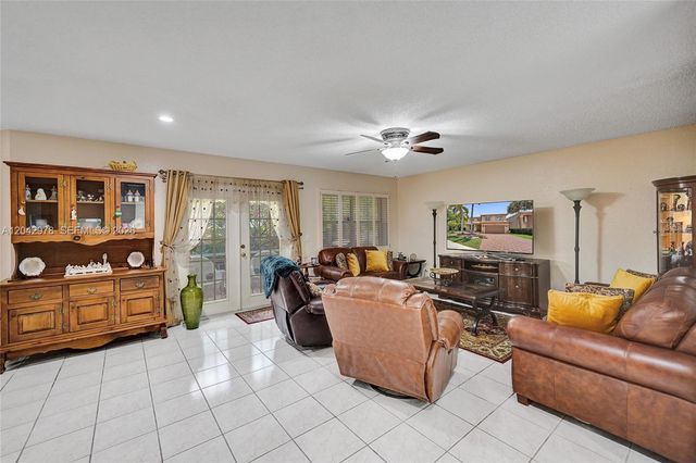 16091 La Costa Drive, Weston, FL 33326