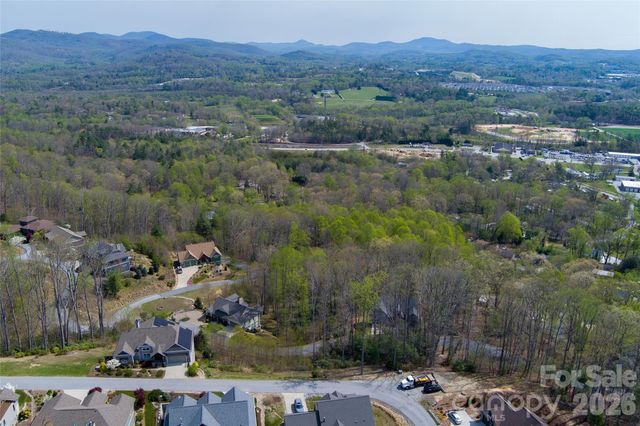 R5 Curtain Bluff, Hendersonville, NC 28791