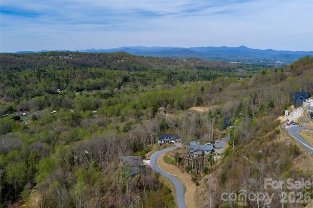R5 Curtain Bluff, Hendersonville, NC 28791