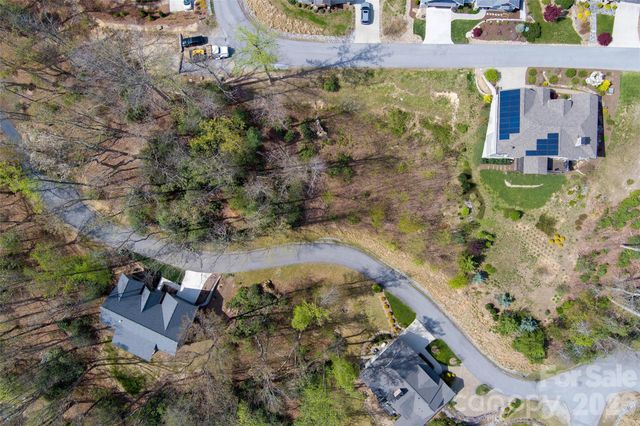 R5 Curtain Bluff, Hendersonville, NC 28791