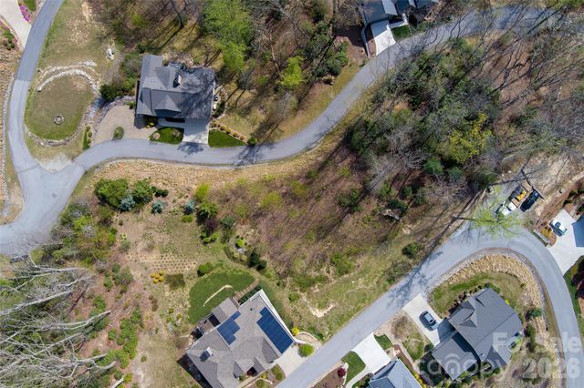 R5 Curtain Bluff, Hendersonville, NC 28791