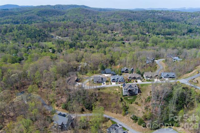 R5 Curtain Bluff, Hendersonville, NC 28791