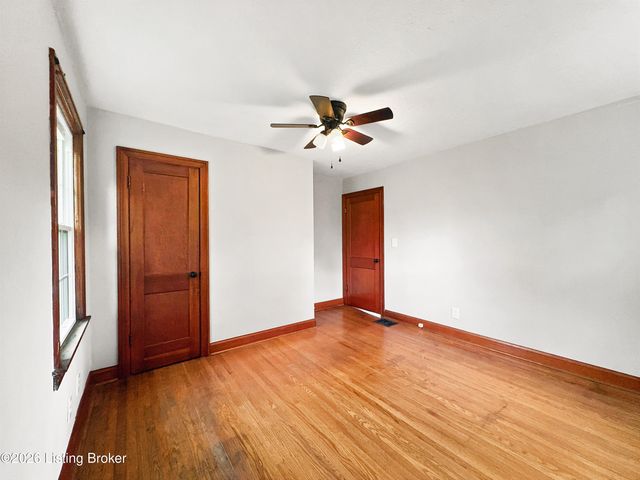 6215 Fox Ave, Louisville, KY 40272
