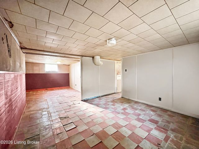 6215 Fox Ave, Louisville, KY 40272