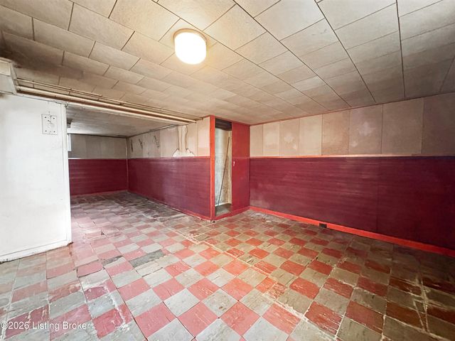 6215 Fox Ave, Louisville, KY 40272