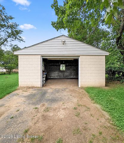 6215 Fox Ave, Louisville, KY 40272