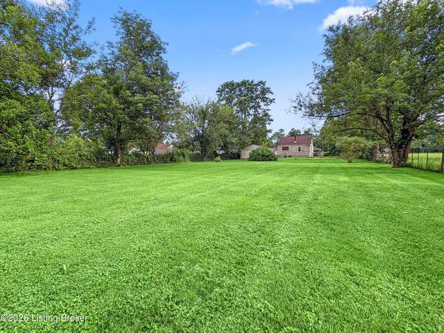 6215 Fox Ave, Louisville, KY 40272