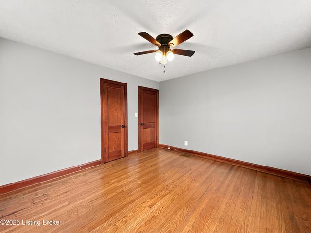 6215 Fox Ave, Louisville, KY 40272