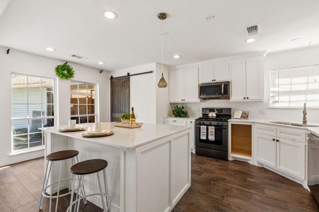 1523 Bamwick Drive, Houston, TX 77090