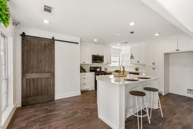 1523 Bamwick Drive, Houston, TX 77090