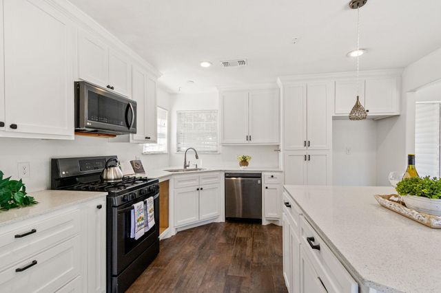 1523 Bamwick Drive, Houston, TX 77090