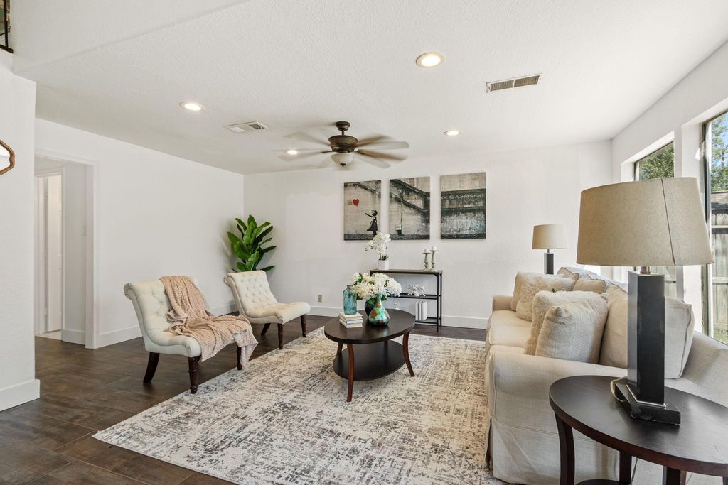 1523 Bamwick Drive, Houston, TX 77090