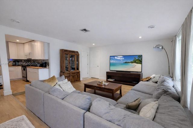 1426 Coolidge St, Hollywood, FL 33020