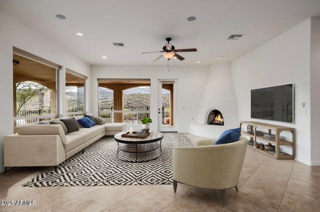 18685 E AGUA Vista, Black Canyon City, AZ 85324