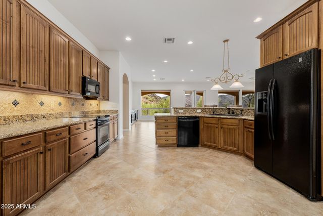 18685 E AGUA Vista, Black Canyon City, AZ 85324