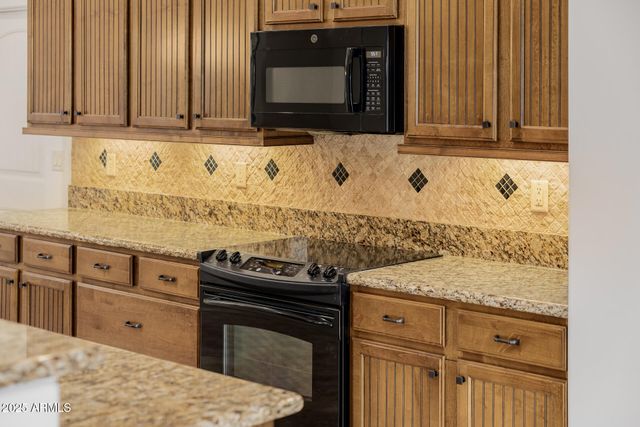 18685 E AGUA Vista, Black Canyon City, AZ 85324