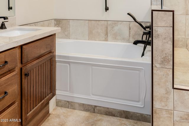 18685 E AGUA Vista, Black Canyon City, AZ 85324