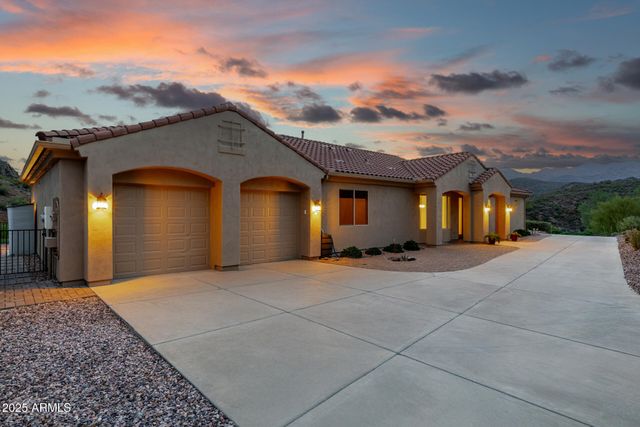 18685 E AGUA Vista, Black Canyon City, AZ 85324