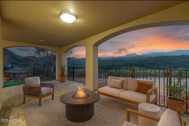 18685 E AGUA Vista, Black Canyon City, AZ 85324