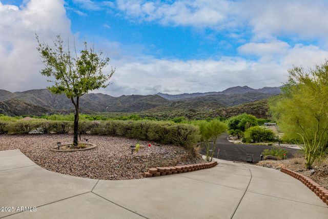 18685 E AGUA Vista, Black Canyon City, AZ 85324