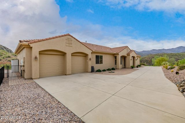 18685 E AGUA Vista, Black Canyon City, AZ 85324