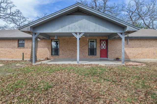 1196 Sherrill LN, Lexington, TX 78947